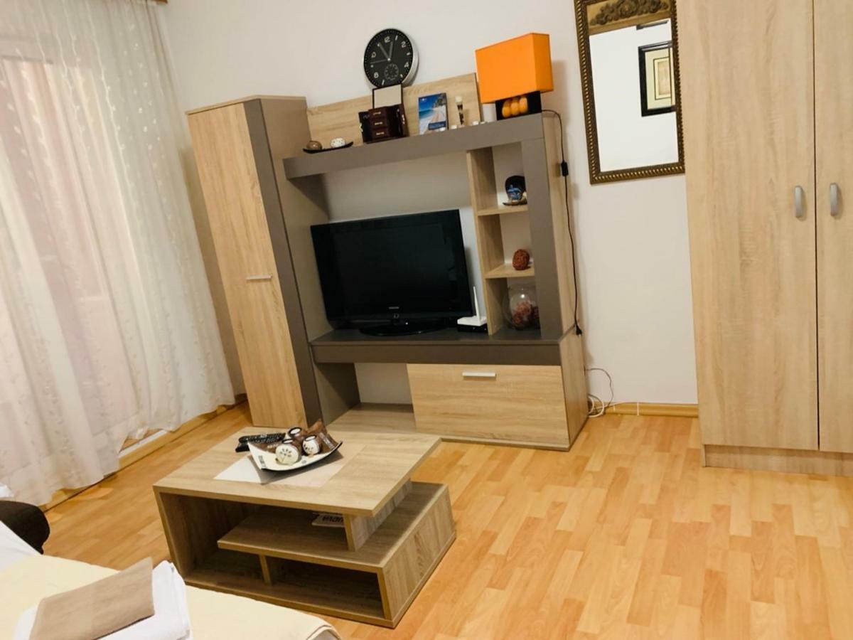 Oleander Apartment *
